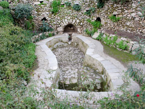 Jerusalem_GardensTomb_winePress_small.jpg