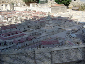 (Matt 26:3) Modell över Jerusalem sett från sydväst. Den stora byggnaden till vänster är översteprästen Kaifas hus. 