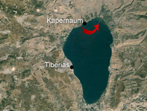 (Joh 6:1) Satellitbild över Gennesarets sjö. Formen liknar en harpa; det är anledningen att den på hebreiska kallas "Yam Kinneret" - harpsjön!